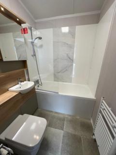 Presthaven Resort 3 Bedroom Luxury Gold 2024 Caravan - Talacre - 4