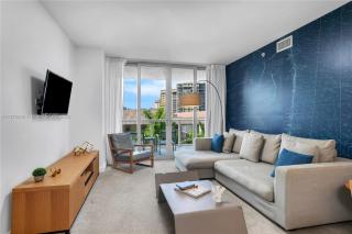 Spectacular 1BR Resort Pool Gym Near Beach - Hallandale Beach - 8