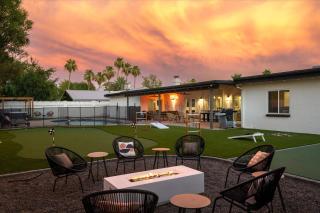 Pickleball Court~ Hot Tub & Pool~ Mini Golf~Games - Phoenix - 0
