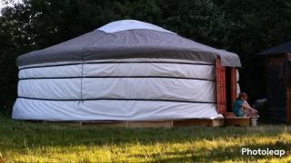 Yourte et Chalet avec piscine - 0