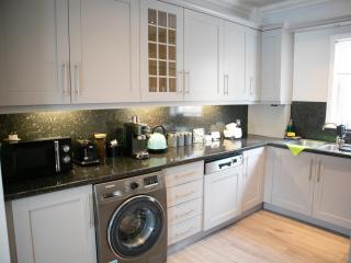 Bright Private Terrace - Free Private Parking - TV - WiFi - Netflix - Croydon - 8