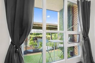 Modern 2BR Downtown Condo, Lakeshore, Exhibition Place, Fort York - 4