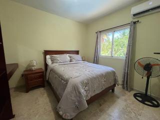 Beach Apartment on Samana Bay with Pool, AC, Fast Wi-Fi, Walk to Beach & River, Whale Watching, Near Salto El Limón - Santa Bárbara de Samaná - 4