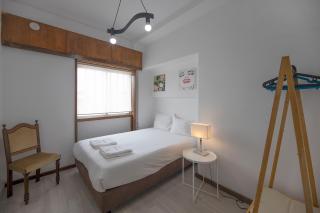 FLH Porto Spacious Apartment with Balcony - Oporto - 4