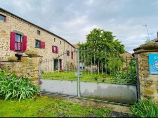 Gîte 4 étoiles au cœur de l’Auvergne avec terrasse, jardin clos et équipements pour enfants - FR-1-582-476 - 9