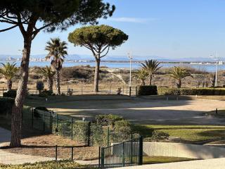 Appartement 2 Pièces avec Terrasse, Parking Privé - FR-1-731-90 - 0