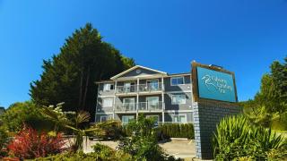 Gibsons Landing Inn - 0