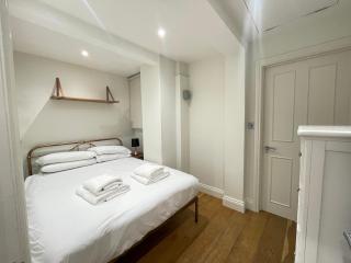 Gorgeous 2BD Flat with Patio - South Kensington! - Londra - 9