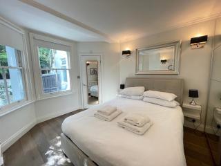 Gorgeous 2BD Flat with Patio - South Kensington! - Londra - 2