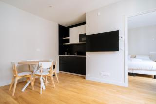 Welcoming 1 Bedroom Apartment in Paris - Parijs - 4