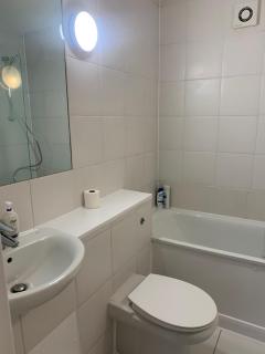 Spaciously renovated 2BD Flat - Camden - 7