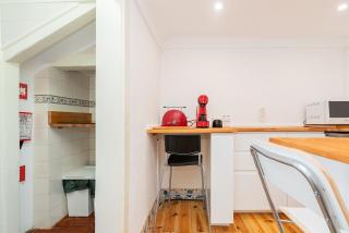 Attic Apartment with Balcony in Bairro Alto - Lisbona - 7