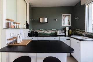 Breathtaking 2BD Apartment Roof-top Patio 19e! - Parijs - 9