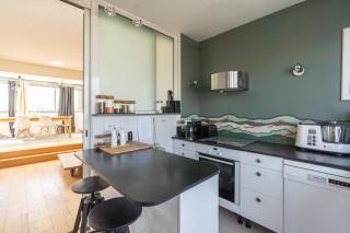 Breathtaking 2BD Apartment Roof-top Patio 19e! - Parijs - 8