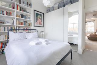 Charming 2BD Hideaway - Caledonian Road Camden! - London - 3