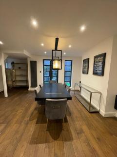 Luxurious & Central 3BD House - Chelsea - 5