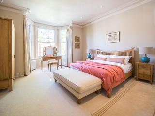 Homely 2 Bedroom Victorian Apartment in Hampstead - London - 4