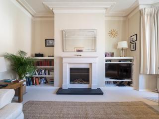 Homely 2 Bedroom Victorian Apartment in Hampstead - London - 1