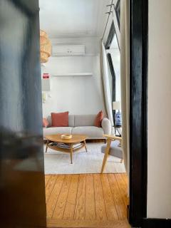 Central Hidden Gem Rustic Modern 2 Bedroom Flat - Lisbon - 1