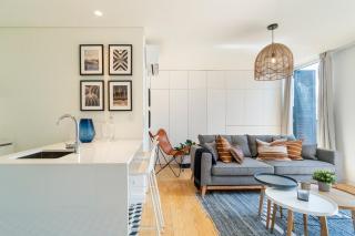 Modern 1 Bedroom Lisbon Apartment with Balcony - Lisbon - 6