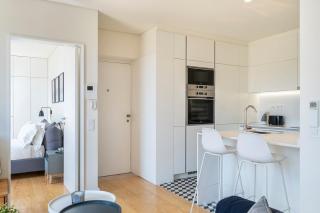Modern 1 Bedroom Lisbon Apartment with Balcony - Lisbon - 2