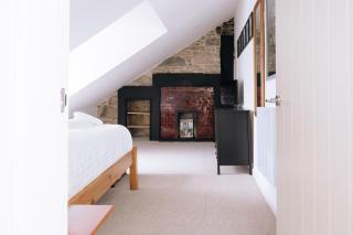 Central & Modern 2BD Flat - Edinburgh - 9