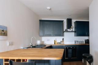 Central & Modern 2BD Flat - Edinburgh - 7