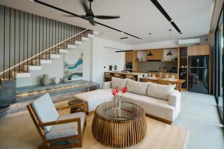 Seis villa 3BR villa in Canggu area with gym coworking parking security and full services - Tumbak Bayuh - 0