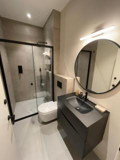 Sleek & Central 1BD Flat - Battersea Park - 5