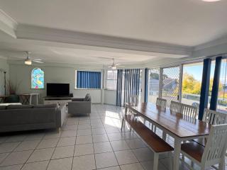 Beachview Apartment 1 - Bring your own linen - South West Rocks - 6
