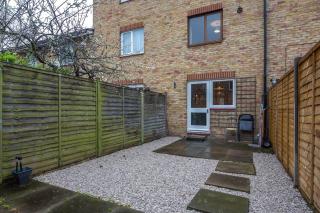 Lovely 4 Bedroom House with Garden near Waterloo - 6