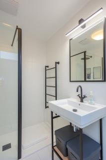 Stylish 1 Bedroom Apartment in Holborn in a Great Location - London - 8