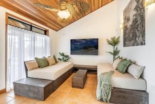 The Islander - Waterfront with Pool - Yamba - 1