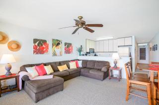 Charming Wailua Bay View Oceanfront Top Floor with an Amazing View! - 8