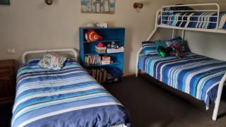 Spacious Family Beach House - Hawks Nest - 3