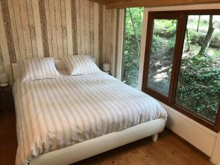 Bus atypique au bord du canal du midi et au cœur d'une forêt 2 chambres - Villepinte - 1