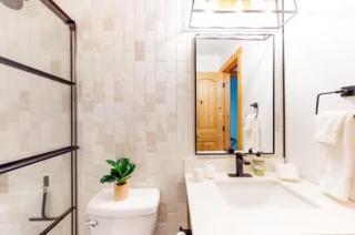 Sandstone Neighborhood 2 Bedroom Condo - Along Shuttle Route! - 2