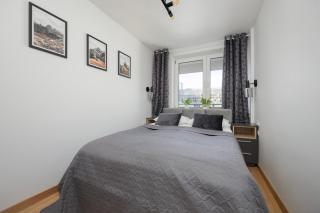 Beautiful Apartment with Balcony in Heart of Warsaw by Noclegi Renters - Varsavia - 9