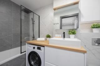 Beautiful Apartment with Balcony in Heart of Warsaw by Noclegi Renters - Varsavia - 5