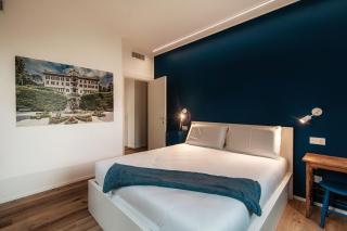 Just In Front - by MyHomeInComo - Cernobbio - 7