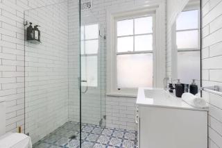 Vacation Home w Private Rooftop and Harbour View - Sydney - 7