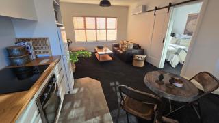 Apartment 2 - Haddin Court - Stunning Executive - Blenheim - 9