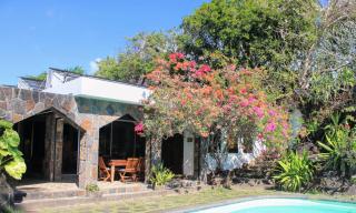 Beachfront Authentic Mauritian Villa - Grande Gaube - 1