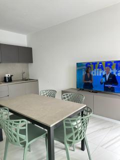 Beach Palace with small swimming pool, private beach, parking - Lido di Jesolo - 4