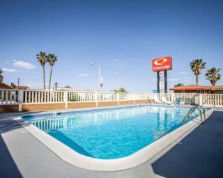 Econo Lodge On Historic Route 66 - Barstow - 6