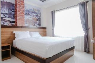 Noura Guest House Syariah - Malang - 0