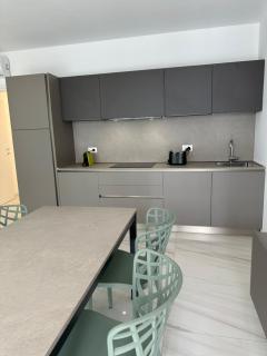 Beach Palace with small swimming pool, private beach, parking - Lido di Jesolo - 3