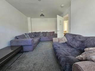 Make your self at home, bike park wales, 3 Bedroom with En-suite - Merthyr Vale - 5