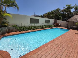 6 Glitter Bay 3 bedroom beach front sea view apartment - Durban - 7