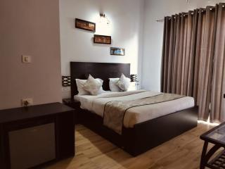 Pearl suites at Omex entrenity - Vrindāvan - 6